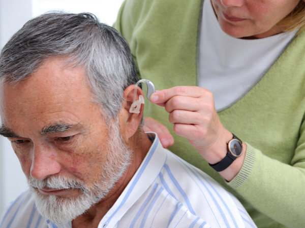 20231124【社區衛教】關懷長輩-認識微聽損 聽覺輔具介紹(標題圖檔)